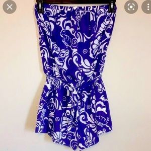 Beautiful Lilly Pulitzer blue patterned strapless romper. Size small